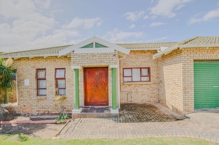 5 Bedroom Property for Sale in Overbaakens Eastern Cape